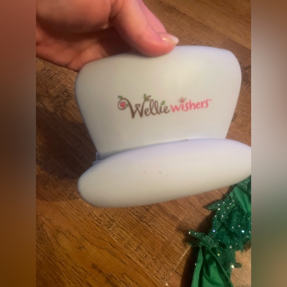 Sold!! American Girl Doll Wellie Wishers Lot Raft sled mermaid outfits crown - Picture 11 of 12